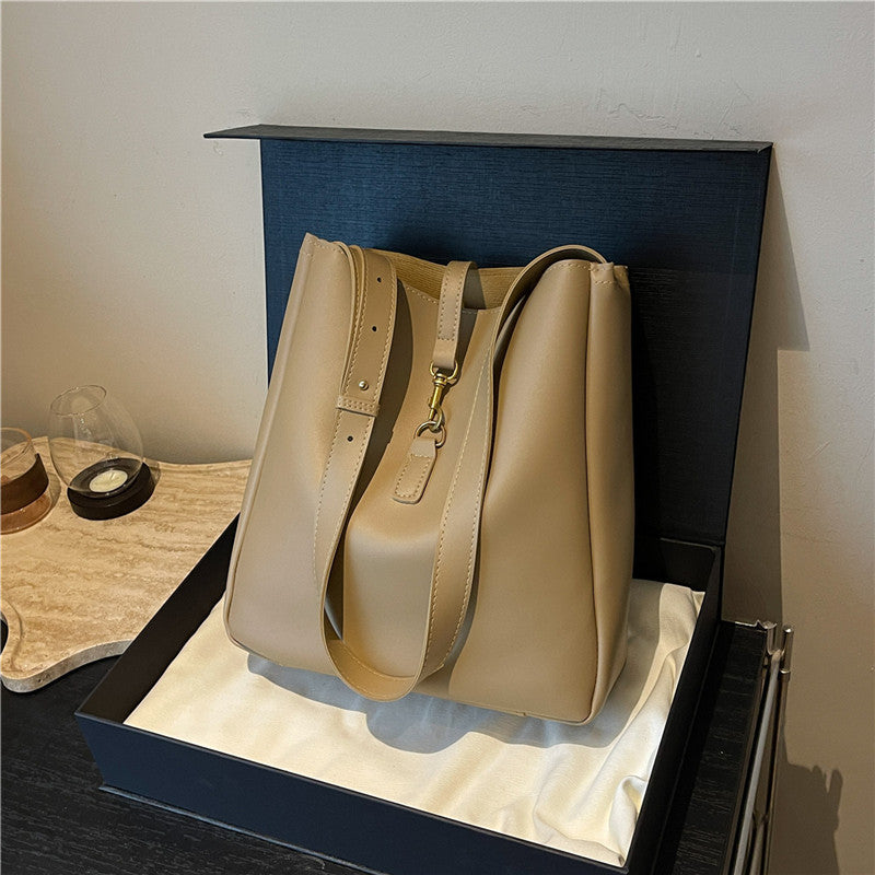 Internet Hot Fashionable Cross Body Bucket Bag Large Capacity